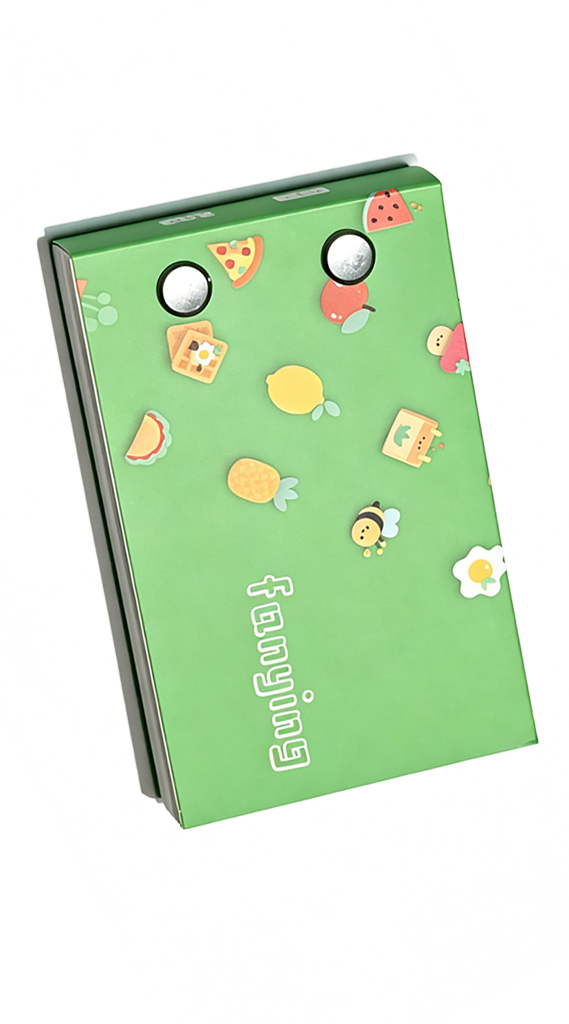 翻影 App 中翻动的会动照片书成品,展示书页里的连续动作照片